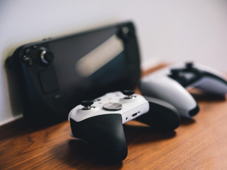 Comparing Leading Brands in the Gaming Device Market